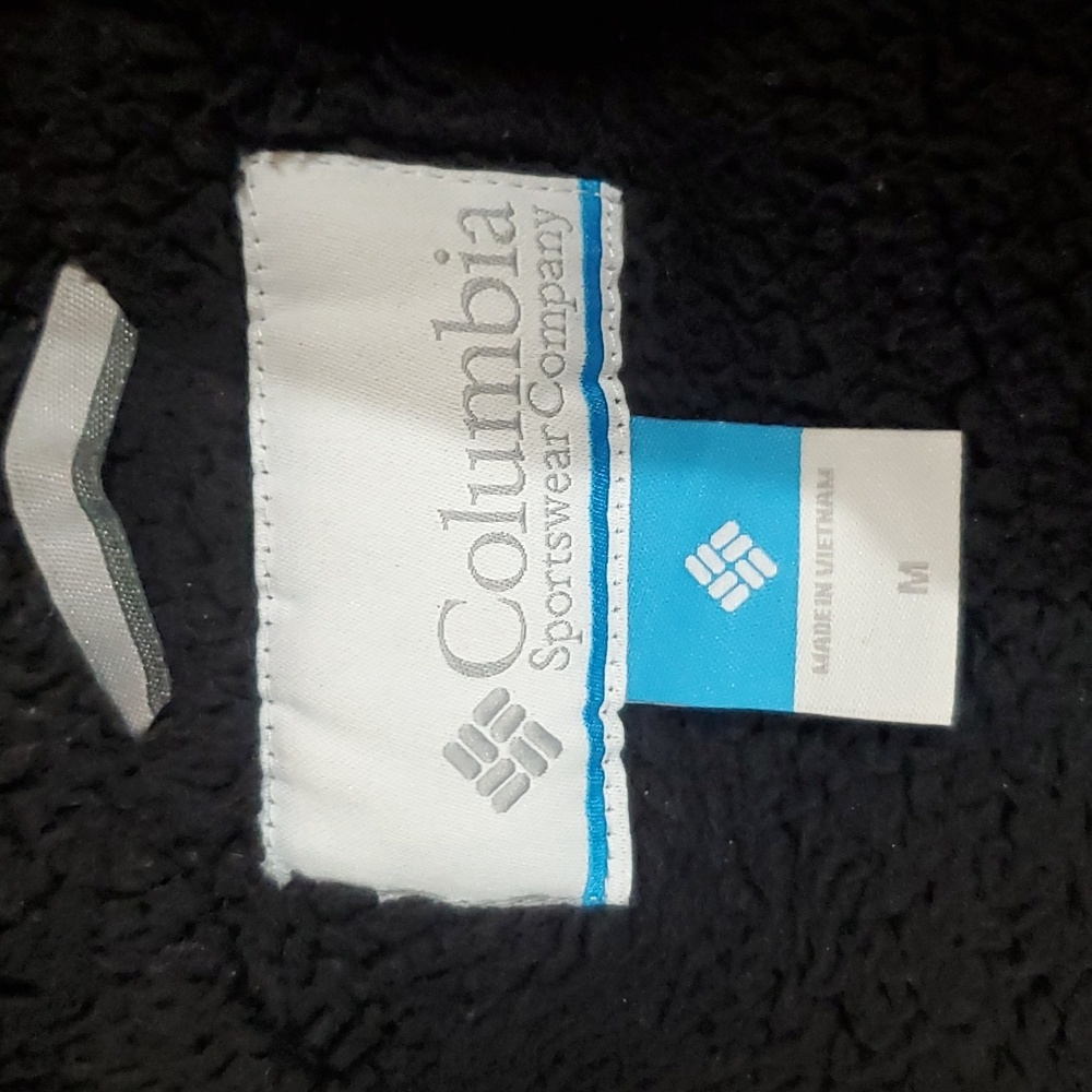 COLUMBIA  SPORTSWEAR COMPANY - Picture 8 of 16
